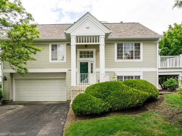 150 Lucerne Ct, Wheeling, IL 60090