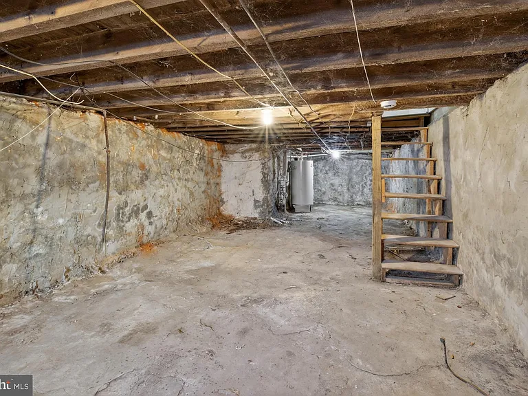 1729 N Bambrey St — Photo 24