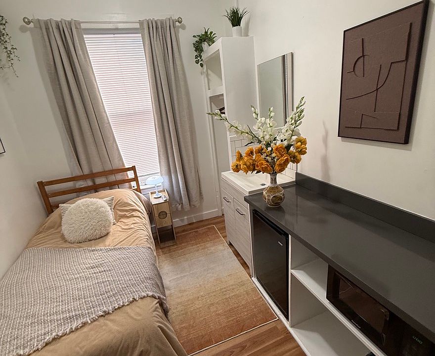 Entrance into the Unit