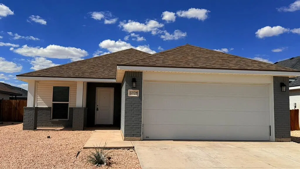 3 bed, 2.0 bath, 1270 sqft, $2,300 — Photo 2