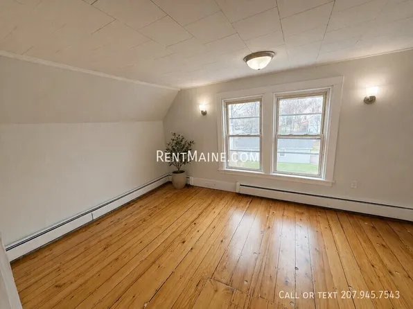 61-63 Pearl St APT 3, Bangor, ME 04401
