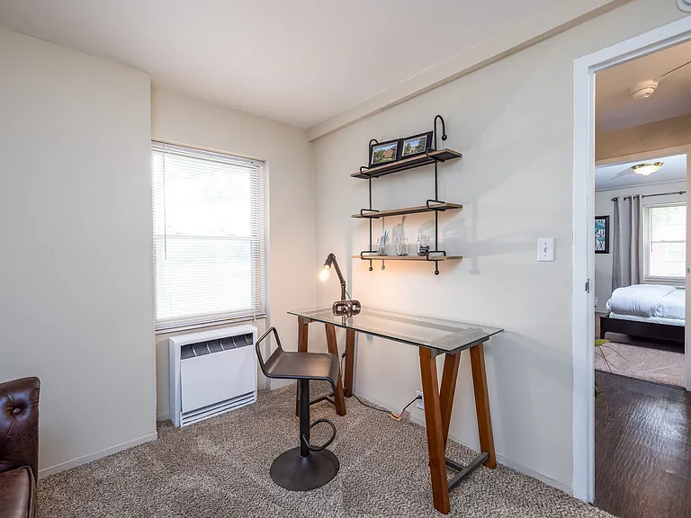 Rugby Square Apartments — Photo 11