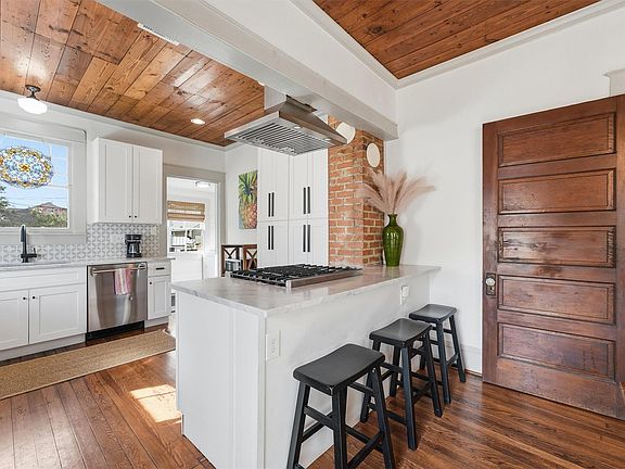 3rd image of 4524 Avenue O 1/2