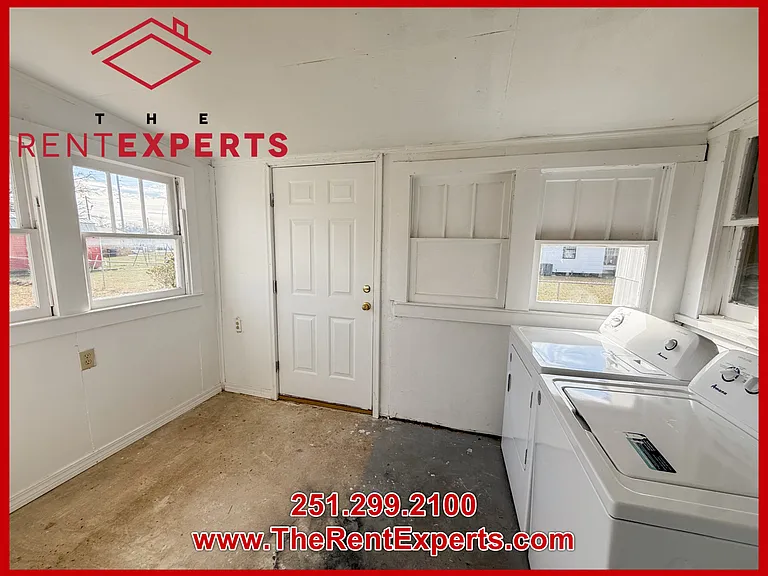 305 Mango St — Photo 19