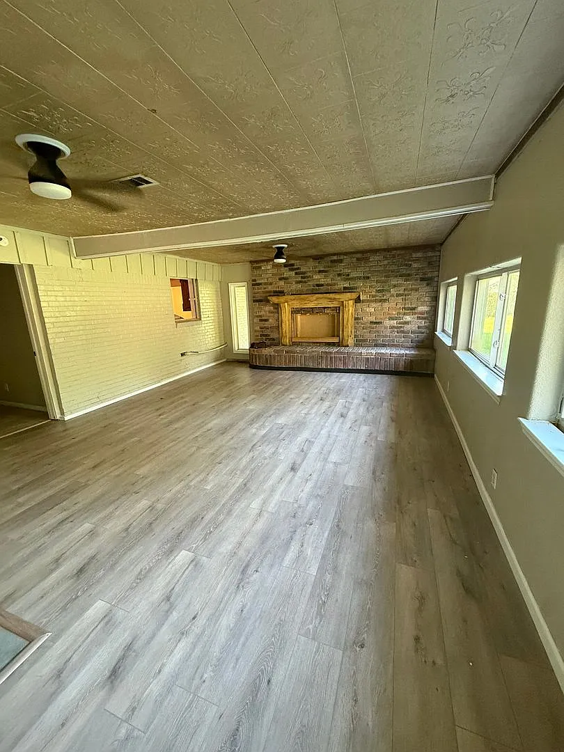 Coming Soon 3/4 Bedroom, 2 Bathroom Home For Rent In Orange - Bridgecityisd — Photo 3