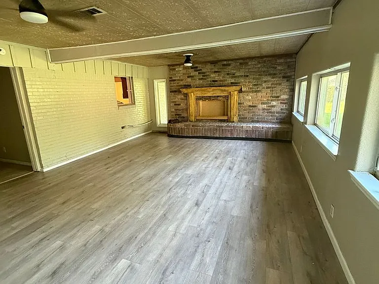 3628 Carpenter Rd — Photo 3