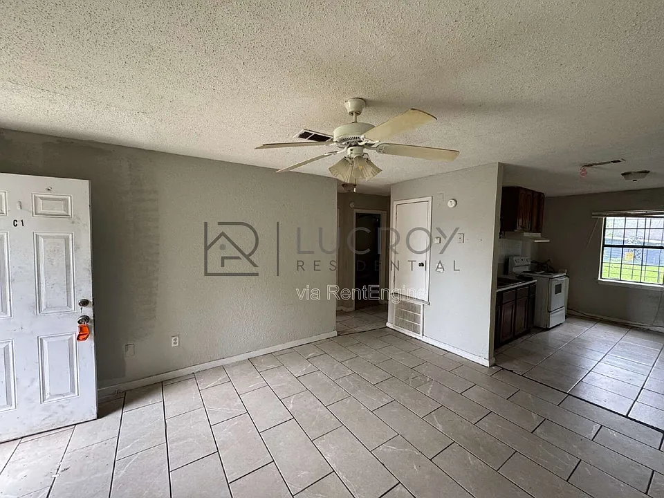 4345 W Capitol St #C1