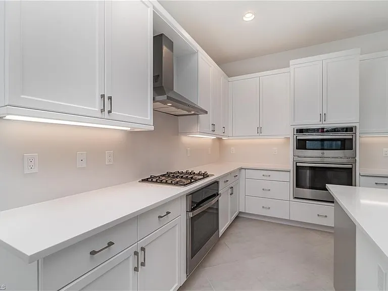 12750 Woodbury Dr — Photo 6