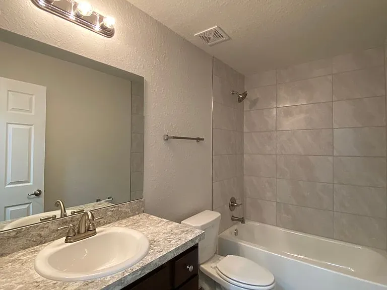 202 Locust Pass Ter — Photo 20
