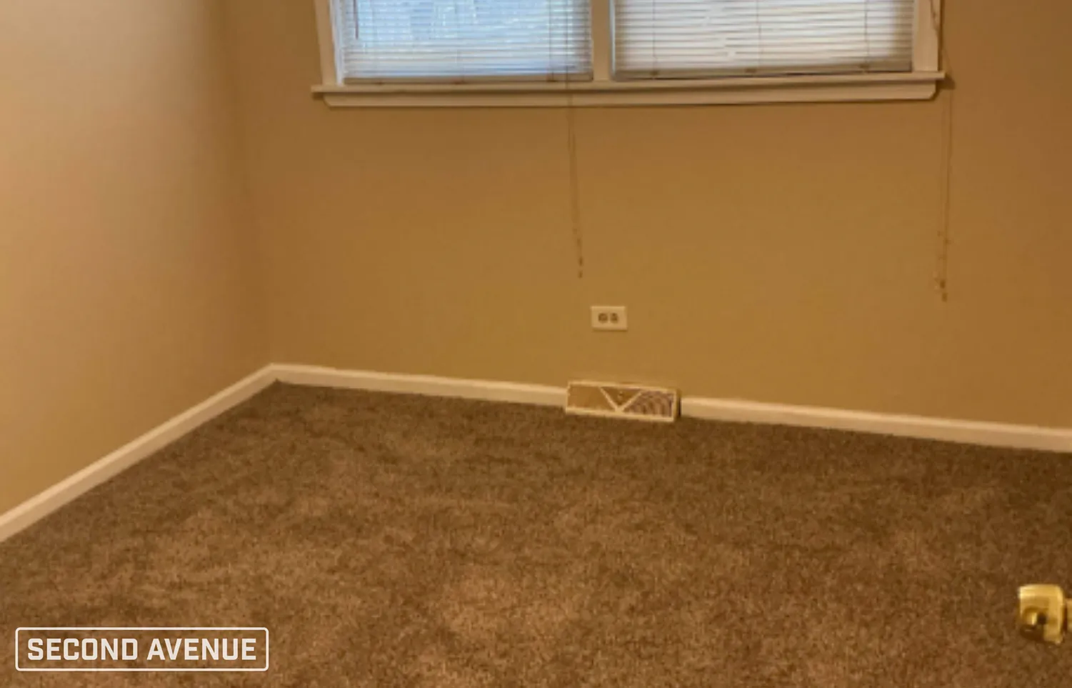 3 bed, 1.0 bath, 924 sqft, $1,549 — Photo 3