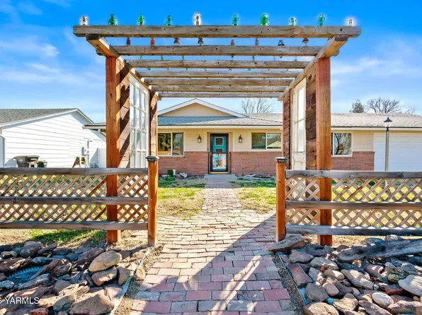 1411 S 32nd Ave, Yakima, WA 98902