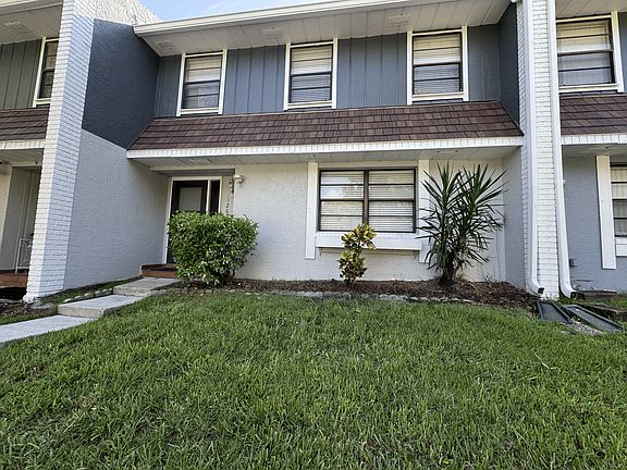 Front of townhome.