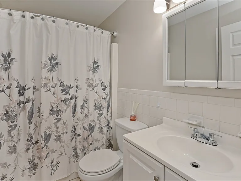 20 Central St #306 — Photo 27