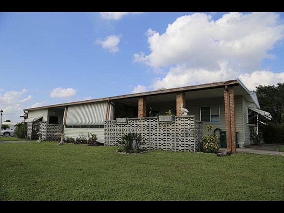 3rd image of 601 Wedelia Dr