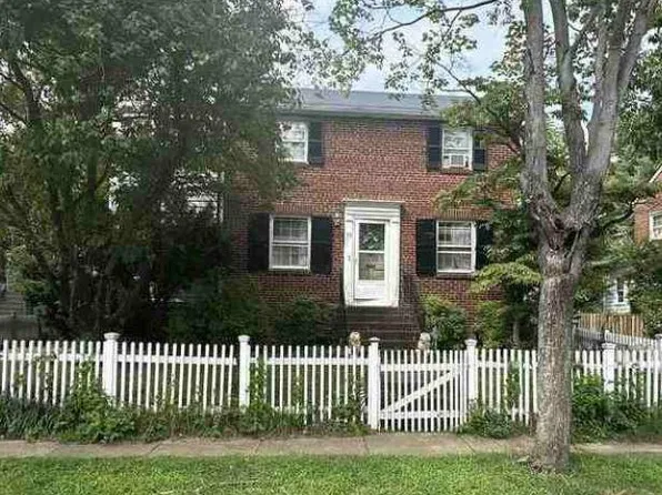 15 W Spring St, Alexandria, VA 22301