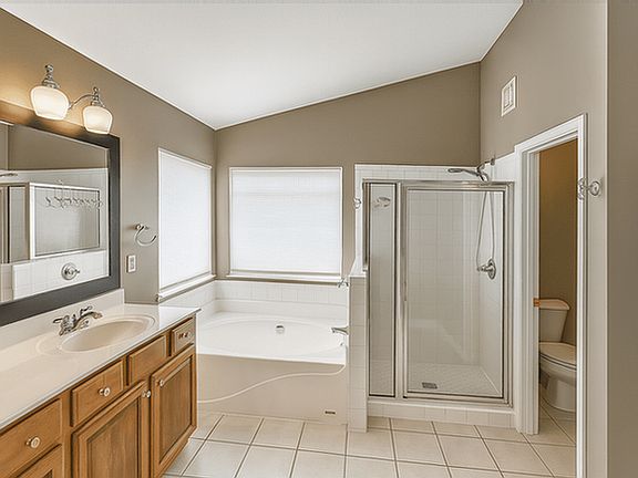 4th image of 5581 Crestwood Dr