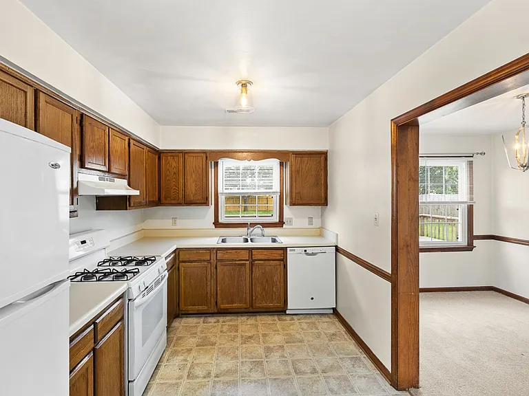 868 Avatar Dr — Photo 12