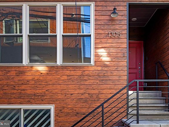 2nd image of 1305 N Hope St #A