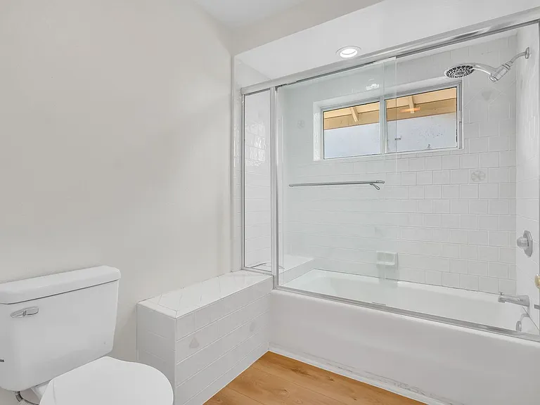 5650 Edgeview Dr — Photo 34