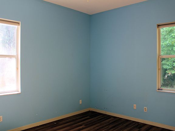 2nd image of 3933 Acoma Dr