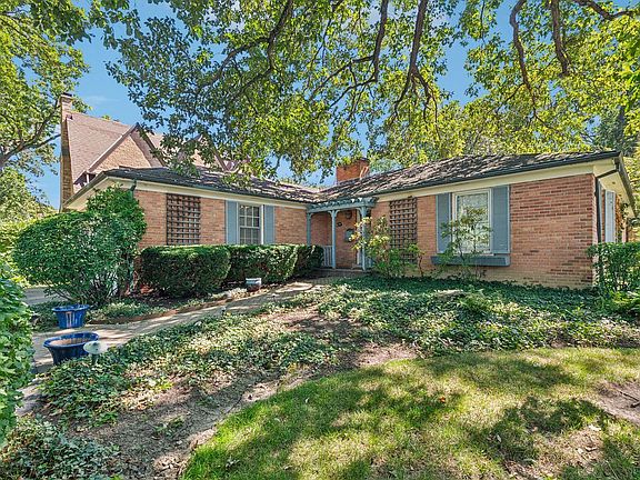 3rd image of 617 Green Briar Ln