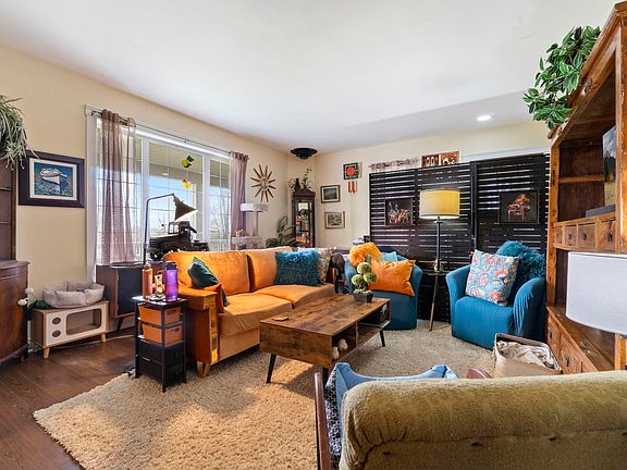 4th image of 54255 Range Rd #222
