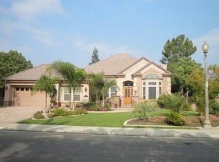 1408 Fieldspring Dr, Bakersfield, CA 93311