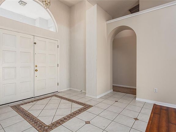 3rd image of 8419 Island Palm Cir