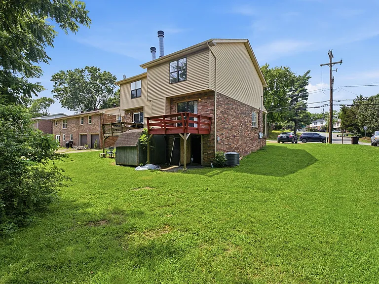 1241 N Graycroft Ave — Photo 14