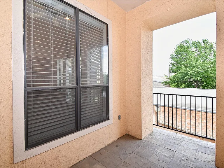 2406 Dorrington St #C — Photo 21