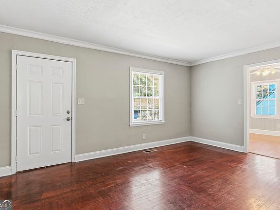 2nd image of 1108 Winburn Dr