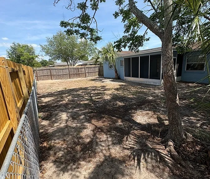 8447 Paxton Dr — Photo 33