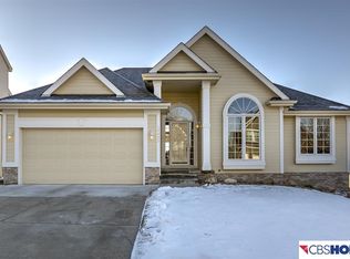 16527 Ames Ave, Omaha, NE 68116