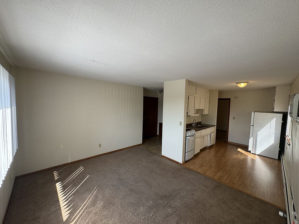 1st image of 2400 Larpenteur Ave W #6B