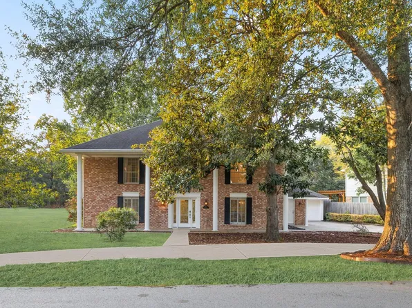 522 River Plantation Dr, Conroe, TX 77302