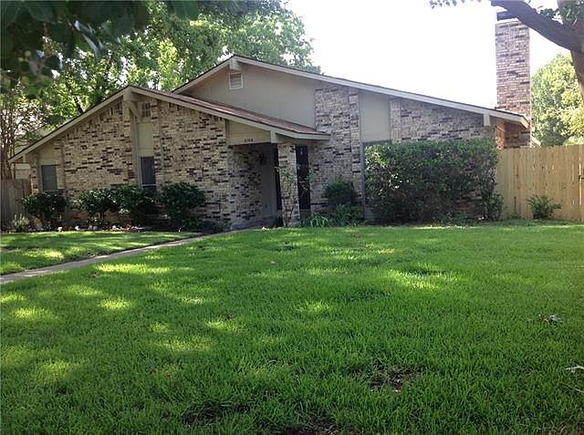 1st image of 2109 Oak Brook Dr