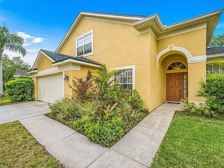 19151 Dove Creek Dr — Photo 2