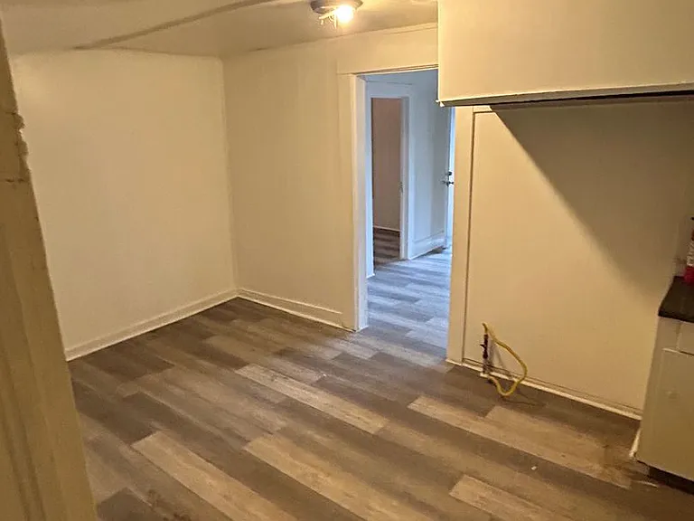 1421 Clover St — Photo 2