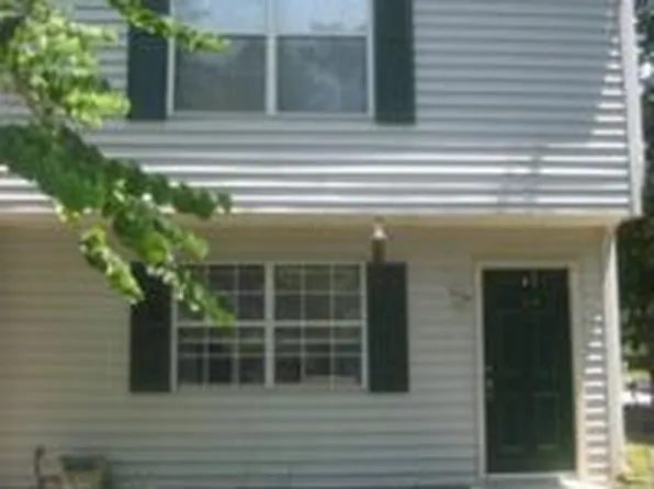 2 Otsego Dr, Newport News, VA 23602