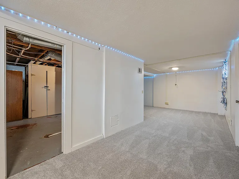 321 E 2nd Ave — Photo 12