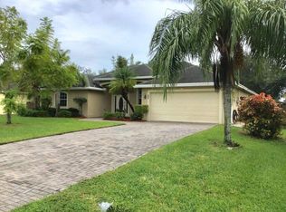 556 SW Paar Dr, Port Saint Lucie, FL 34953