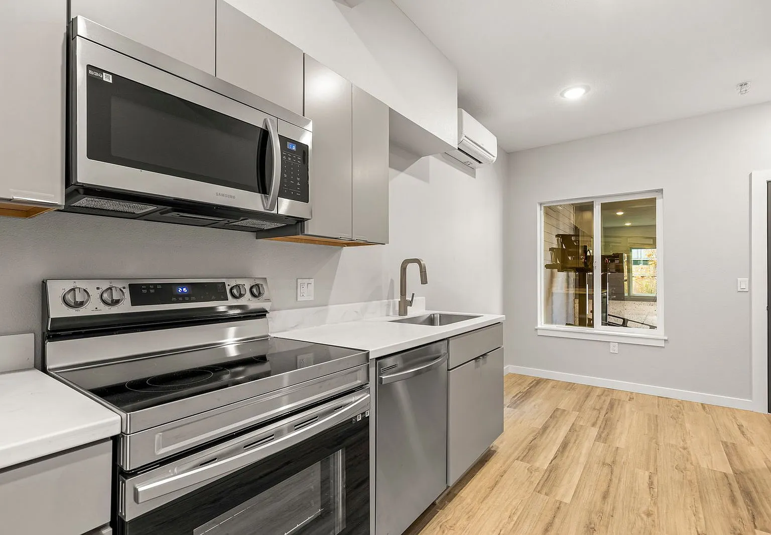 Studio, 1.0 bath, 373 sqft, $1,230 — Photo 1
