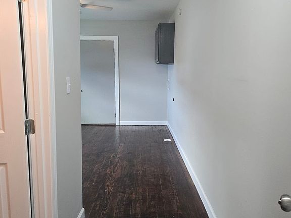 4th image of 428 Westwood Dr #7