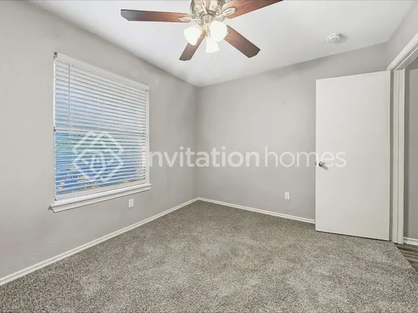 5909 Cimarron Trl, Haltom City, TX 76148