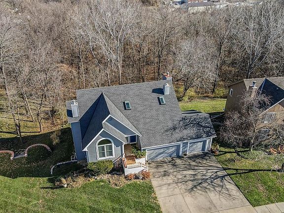 3rd image of 3423 NE Rock Creek Dr