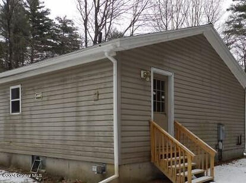 3rd image of 193 Lathrop Road