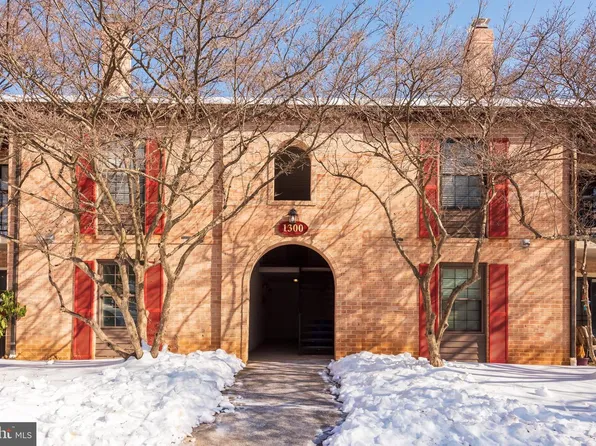 1323 Eagles Ridge Dr, Wayne, PA 19087