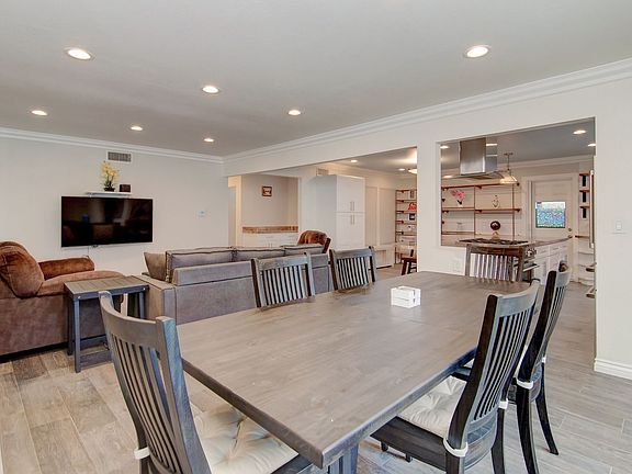 4th image of 2912 Royal Palm Dr