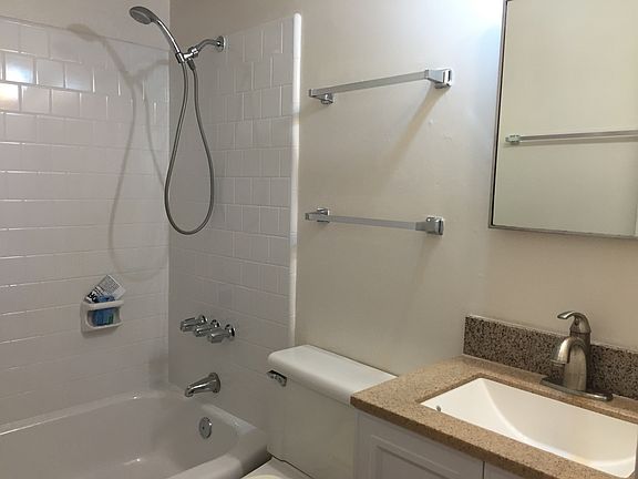 2nd image of 1801 Keeaumoku St APT 204