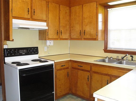 5th image of 33957 Hiawatha Blvd